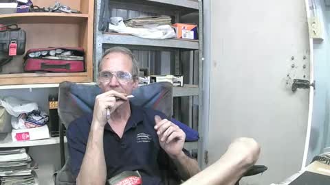 04oldskool online show from December 16, 2:47 am