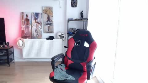 Kingsley online show from April 11, 3:37 pm