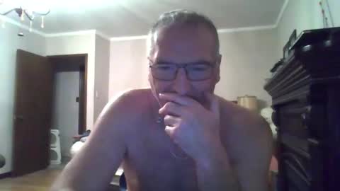 Snapshot of 123456ant chatting on December 8, 2:39 am 123456ant online show from December 8, 2:39 am