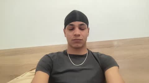 18yroldnewbie online show from January 6, 11:40 am