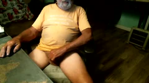 1handyanddee online show from August 2, 12:21 am