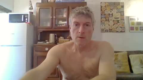 22esserre online show from March 20, 2:32 pm