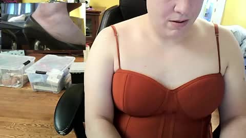 SLRN296512741 online show from April 18, 3:13 pm