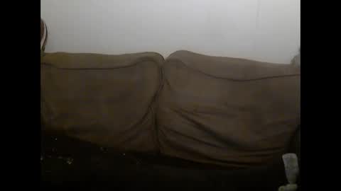 2small4you83 online show from December 4, 7:10 pm