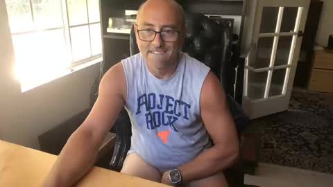 daddy vegas  for single women and couples here online show from September 13, 8:10 pm