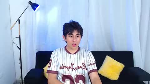 zyan online show from December 4, 9:00 pm