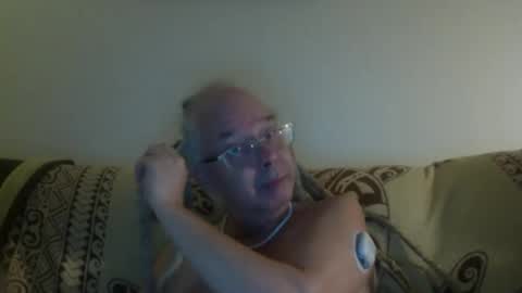 Snapshot of 808dred chatting on October 27, 10:17 am 808dred online show from October 27, 10:17 am