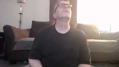 989guy online show from April 19, 6:10 pm