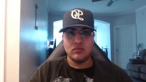 Butterfly boy online show from October 23, 7:06 pm