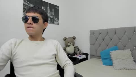 DERECK online show from February 22, 12:50 pm