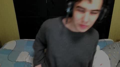 _crise_next_door_ online show from February 11, 4:12 pm