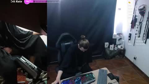 delacruz online show from March 10, 7:20 pm