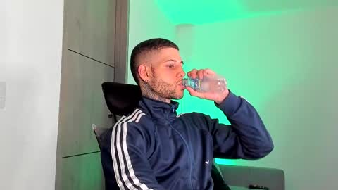 jeison online show from April 23, 3:33 am