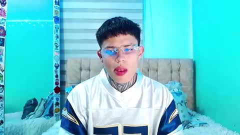 mod online show from February 8, 1:33 am