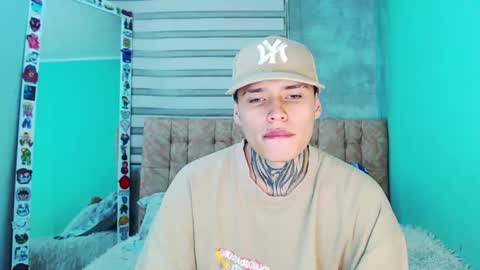 mod online show from November 26, 5:10 am