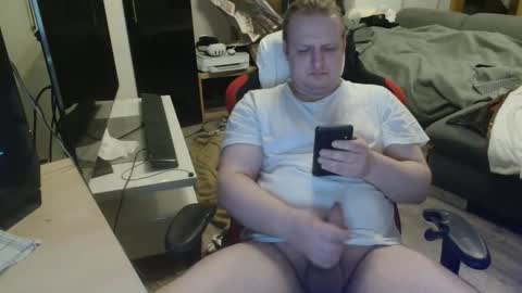 _kitsu_ online show from November 19, 2:28 pm