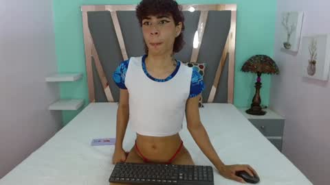 Snapshot of _lemmon_ chatting on January 4, 2:25 pm  L E M M O N  online show from January 4, 2:25 pm