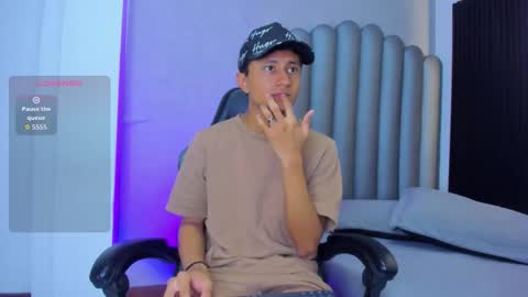 _leohot_ online show from December 23, 3:15 am