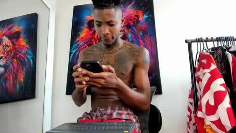 Snapshot of _pantera_09 chatting on December 22, 6:04 pm Kevin  online show from December 22, 6:04 pm