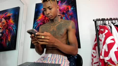 Snapshot of _pantera_09 chatting on December 16, 6:16 pm Kevin  online show from December 16, 6:16 pm