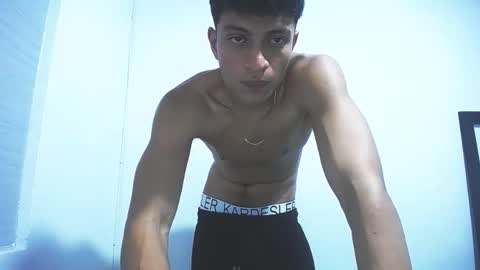 Juan Pablo-independent model online show from November 28, 11:17 pm