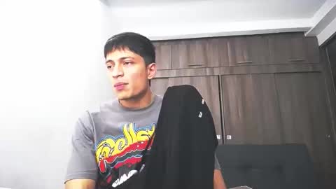 Juan Pablo-independent model online show from February 19, 1:02 am