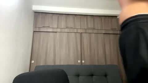 Juan Pablo-independent model online show from February 1, 5:39 am