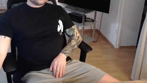 _trythis_ online show from November 12, 6:46 pm