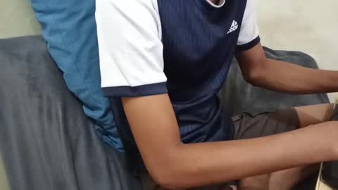 _vov_ online show from December 13, 12:39 pm