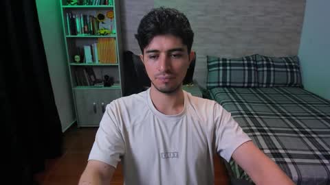 Aaron online show from November 8, 6:55 pm