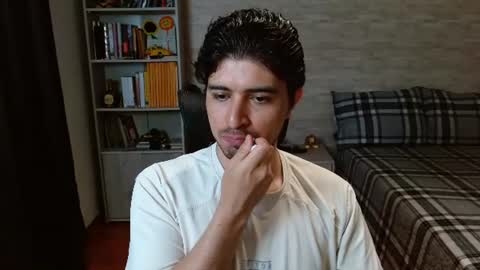 Aaron online show from July 8, 6:45 pm