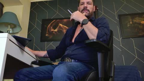 Aaron online show from April 3, 4:42 am