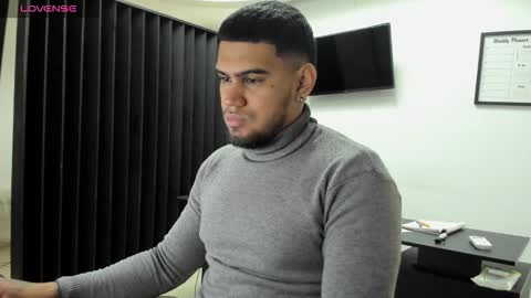 ig aaron hunter123 online show from March 10, 1:50 pm