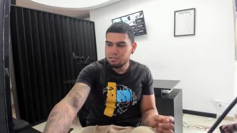 ig aaron hunter123 online show from April 10, 5:09 pm