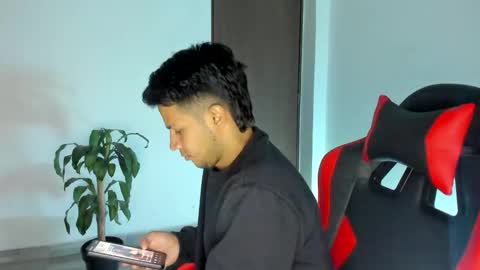 Independence model AbelAsburgo online show from December 16, 1:56 am