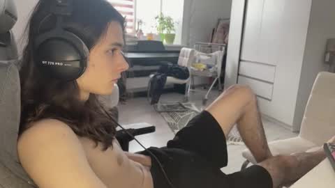 hi  cum in pvt noi extra tip online show from February 3, 10:42 am