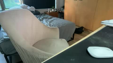 acenu online show from December 18, 8:10 am