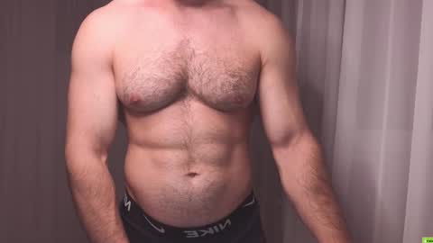 Snapshot of adam_muscle_ chatting on October 25, 3:36 pm Adam online show from October 25, 3:36 pm