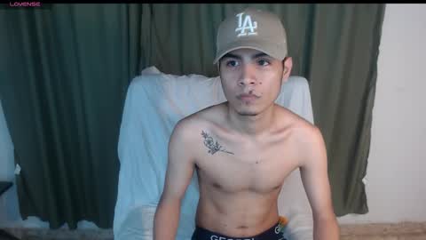 adam_sinclair online show from November 6, 8:06 am