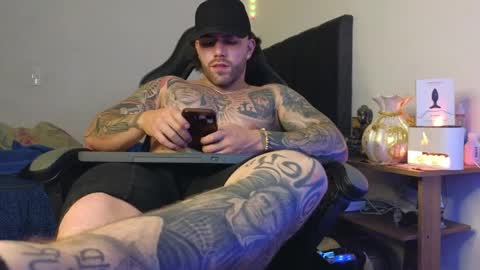 Ades online show from April 7, 8:25 am