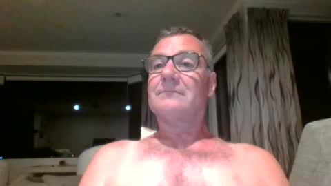 Snapshot of adjustable14 chatting on December 3, 10:37 am adjustable14 online show from December 3, 10:37 am