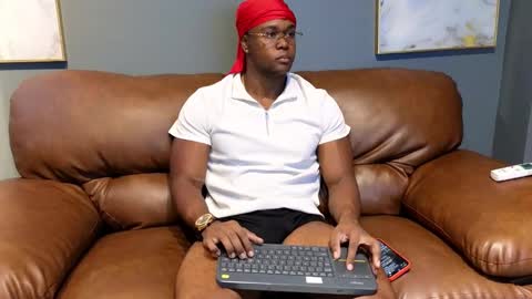 Snapshot of adonisknigh chatting on January 31, 11:56 am Adonis Knight  online show from January 31, 11:56 am