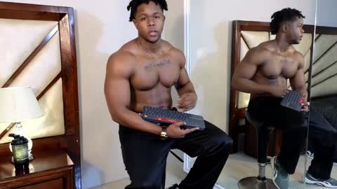 Snapshot of adonisknigh chatting on December 13, 10:45 pm Adonis Knight  online show from December 13, 10:45 pm