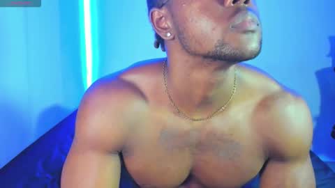 Snapshot of adonisknigh chatting on October 16, 11:13 pm Adonis Knight  online show from October 16, 11:13 pm
