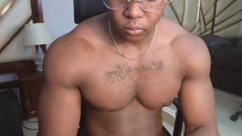 Snapshot of adonisknigh chatting on December 28, 4:41 pm Adonis Knight  online show from December 28, 4:41 pm