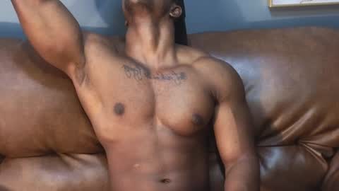 Snapshot of adonisknigh chatting on December 3, 12:16 pm Adonis Knight  online show from December 3, 12:16 pm