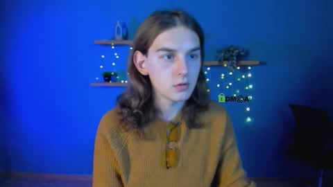 adrian_hart online show from December 18, 9:38 am