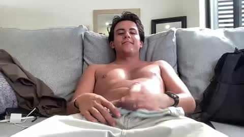 adriannn222 online show from August 2, 10:52 pm