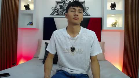 adrianstark_ online show from May 29, 1:21 pm