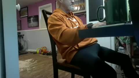 afr10221966 online show from October 12, 11:48 am